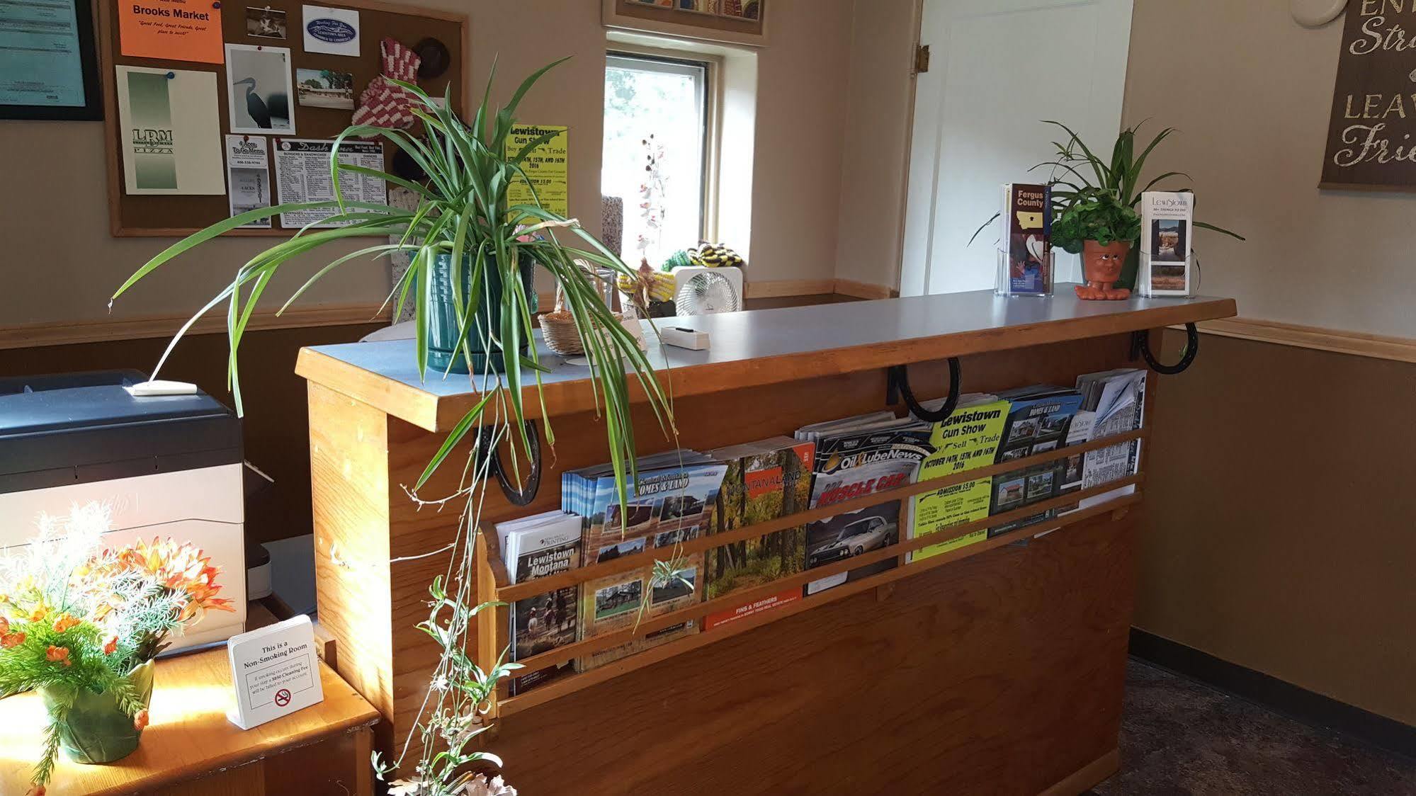 Trail'S End Motel Downtown Lewistown Ngoại thất bức ảnh