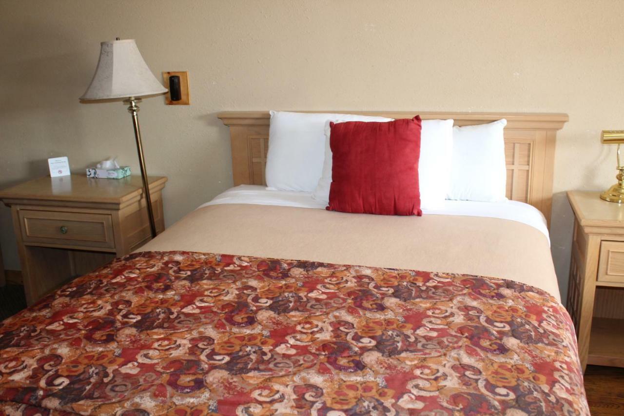 Trail'S End Motel Downtown Lewistown Ngoại thất bức ảnh